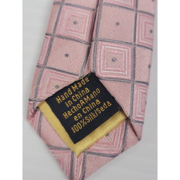 Donald Trump President Signature Collection Pink Geometric Square Tie 100%‎ Silk - Picture 2 of 8